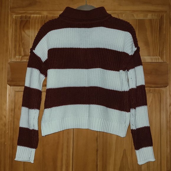 SO Cranberry/White Long Sleeve Collared Cropped Sweater - Picture 2 of 2